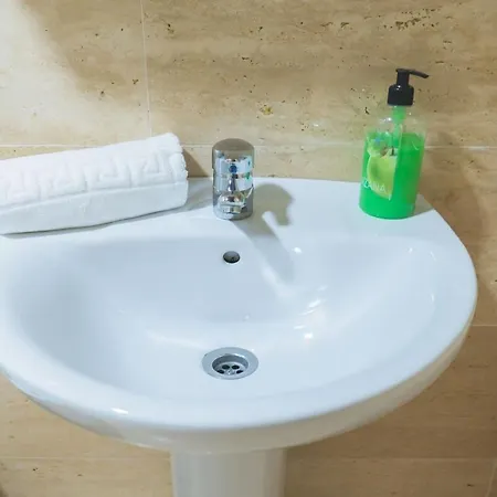 Centrico Apartamento En Calle Carreteria - Málaga Buitenkant foto