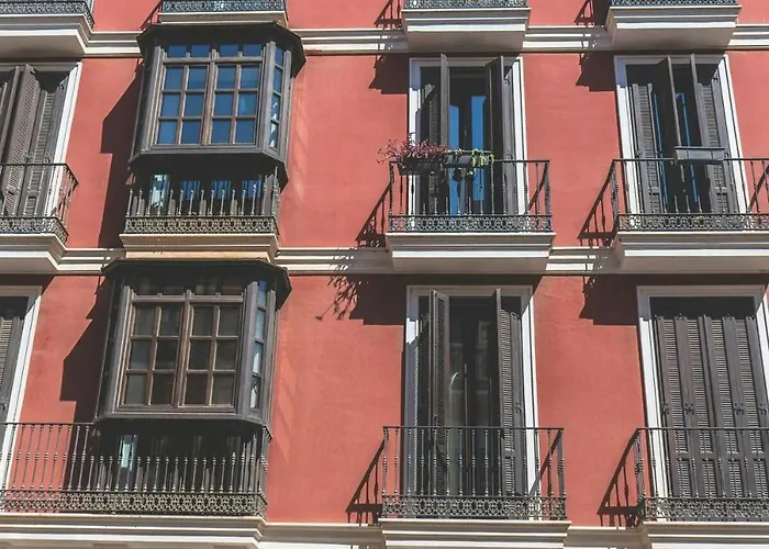 Centrico Apartamento En Calle Carreteria - Malaga