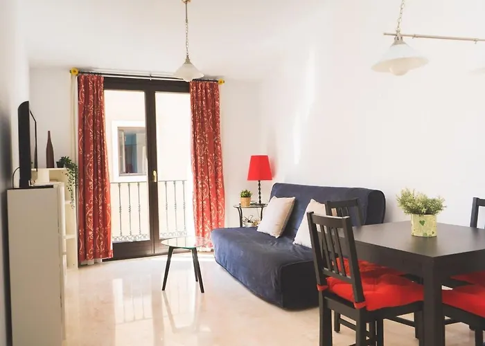 Centrico Apartamento En Calle Carreteria - Malaga