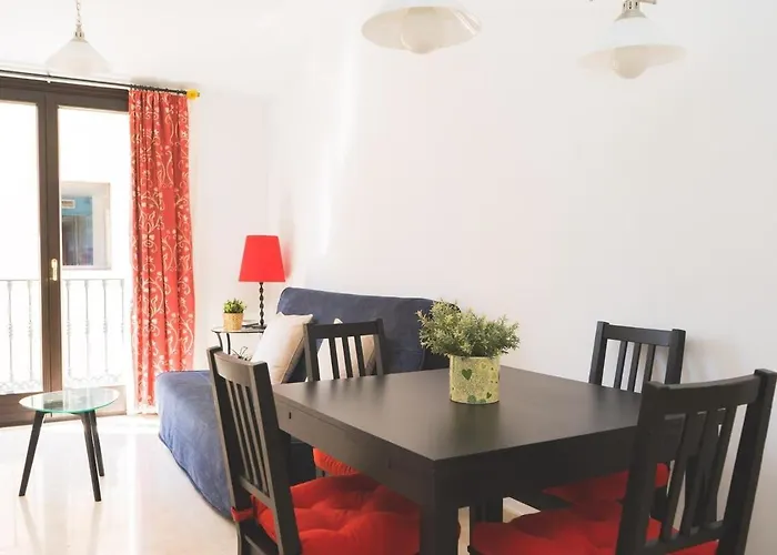 Centrico Apartamento En Calle Carreteria - Malaga